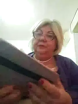 Snapshot of Merilulla chatting on 4, 3, 2025 Merilulla online show from 4, 3, 2025