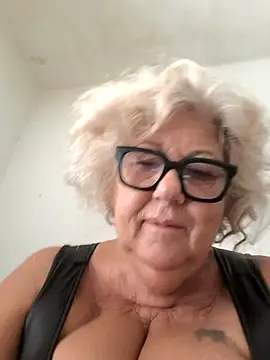 Snapshot of Merilulla chatting on 24, 9, 2025 Merilulla online show from 24, 9, 2025