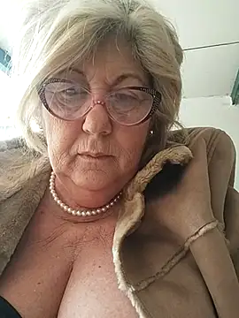 Snapshot of Merilulla chatting on 1, 3, 2025 Merilulla online show from 1, 3, 2025