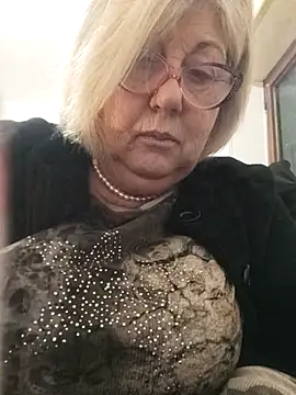 Snapshot of Merilulla chatting on 3, 3, 2025 Merilulla online show from 3, 3, 2025