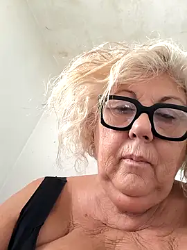 Snapshot of Merilulla chatting on 10, 10, 2025 Merilulla online show from 10, 10, 2025