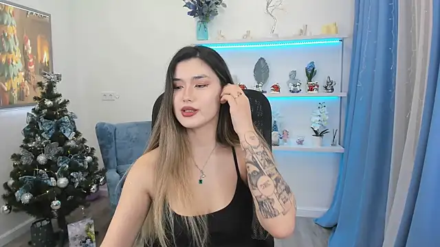 AnneTLi online show from 13, 12, 2025