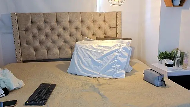 KeryHillson online show from 10, 2, 2026