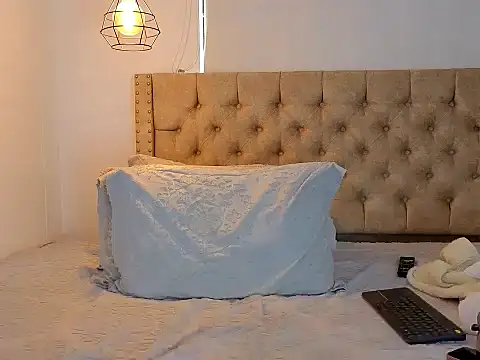 Snapshot of KeryHillson chatting on 13, 10, 2025 KeryHillson online show from 13, 10, 2025