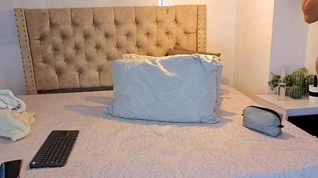 KeryHillson online show from 11, 2, 2026