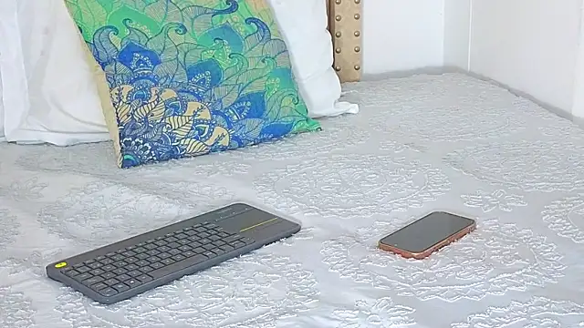 Snapshot of KeryHillson chatting on 28, 10, 2025 KeryHillson online show from 28, 10, 2025