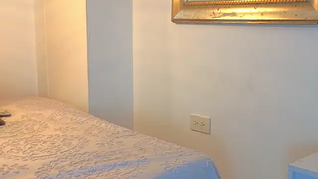 Snapshot of KeryHillson chatting on 27, 11, 2025 KeryHillson online show from 27, 11, 2025