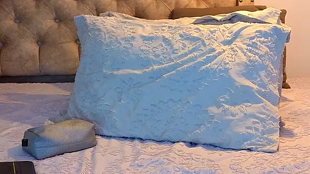 KeryHillson online show from 7, 1, 2026