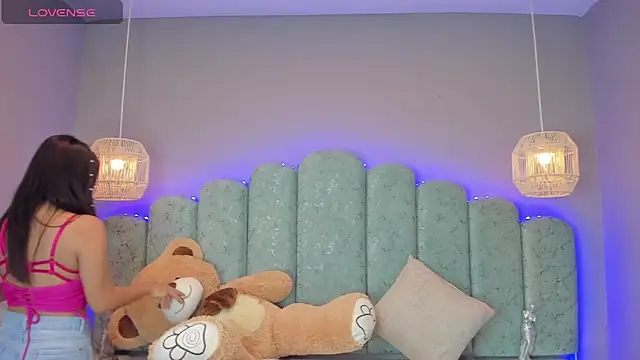 Snapshot of mia_slutty_ chatting on 21, 10, 2025 mia slutty online show from 21, 10, 2025