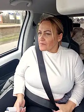 Isabellaa04 online show from 16, 2, 2026