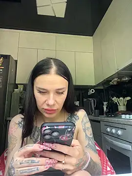 Queen of pain online show from 25, 5, 2026