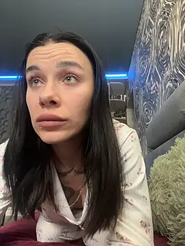 Queen of pain online show from 3, 3, 2026