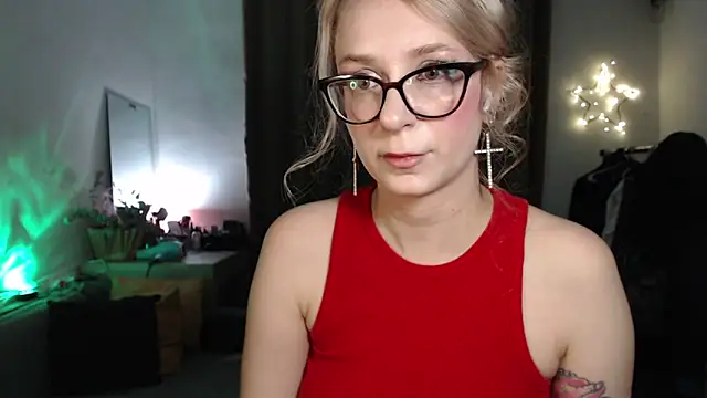 Snapshot of welliza chatting on 19, 10, 2025 welliza online show from 19, 10, 2025