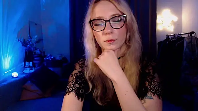 Snapshot of welliza chatting on 28, 10, 2025 welliza online show from 28, 10, 2025