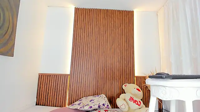 BunnyHotsx online show from 18, 10, 2025