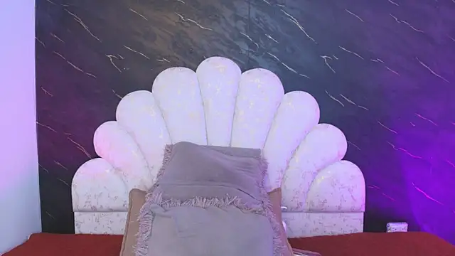  MiaBrown  online show from 6, 6, 2026
