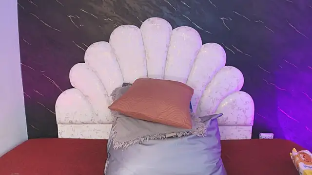  MiaBrown  online show from 14, 4, 2026