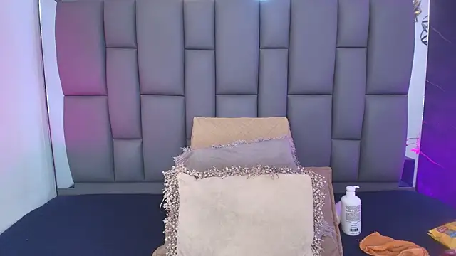  MiaBrown  online show from 5, 3, 2026