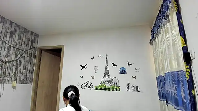 Snapshot of carlos_and_diana chatting on 29, 10, 2025 carlos and diana online show from 29, 10, 2025