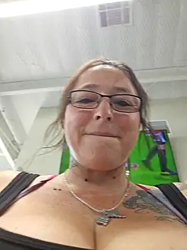 Snapshot of angelbaby1998 chatting on 3, 5, 2026 angelbaby1998 online show from 3, 5, 2026
