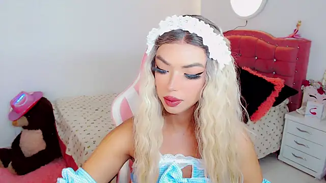 Tanedra collings online show from 10, 10, 2025