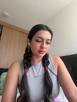 Nicollemays online show from 15, 1, 2026