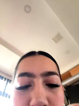 Nicollemays online show from 5, 11, 2025