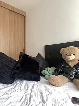 Nicollemays online show from 12, 1, 2026