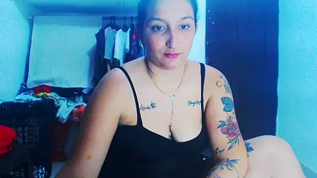 Snapshot of liz_dirty chatting on 27, 2, 2025 liz dirty online show from 27, 2, 2025