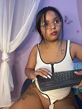 Snapshot of Aleja_DANS chatting on 26, 4, 2026 Aleja DANS online show from 26, 4, 2026
