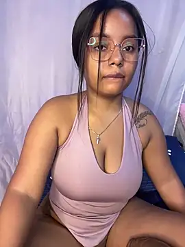 Snapshot of Aleja_DANS chatting on 3, 6, 2026 Aleja DANS online show from 3, 6, 2026
