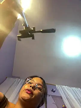 Snapshot of Aleja_DANS chatting on 8, 5, 2026 Aleja DANS online show from 8, 5, 2026