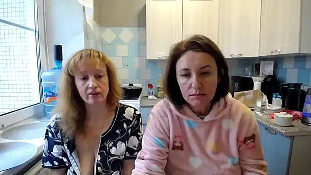 DonnaMagdalena online show from 22, 10, 2025