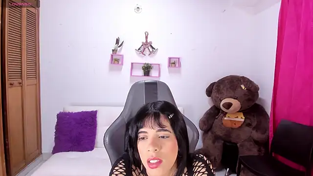 Kitty 19  online show from 14, 1, 2025