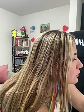 Snapshot of Celestedubois chatting on 14, 12, 2024 Celestedubois online show from 14, 12, 2024
