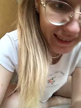  Sweet Love  online show from 14, 2, 2025