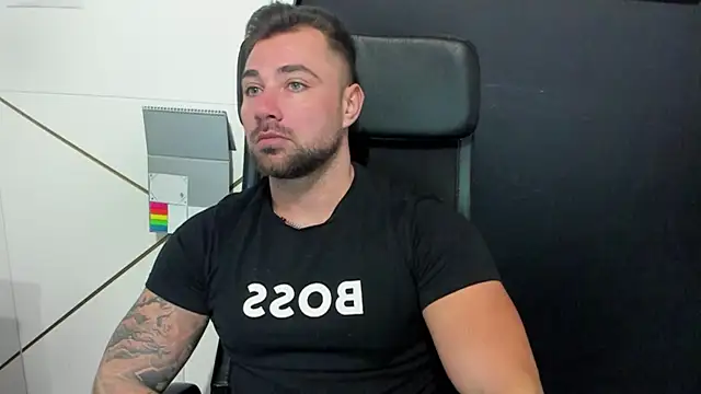 Snapshot of DuncanStone chatting on 4, 2, 2025 DuncanStone online show from 4, 2, 2025
