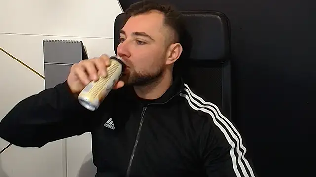 Snapshot of DuncanStone chatting on 26, 10, 2025 DuncanStone online show from 26, 10, 2025