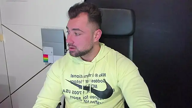 Snapshot of DuncanStone chatting on 5, 2, 2025 DuncanStone online show from 5, 2, 2025