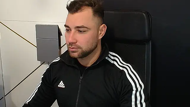 Snapshot of DuncanStone chatting on 31, 10, 2025 DuncanStone online show from 31, 10, 2025