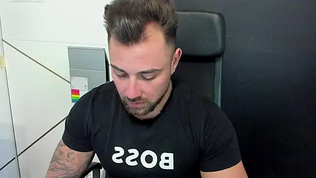 Snapshot of DuncanStone chatting on 4, 2, 2025 DuncanStone online show from 4, 2, 2025