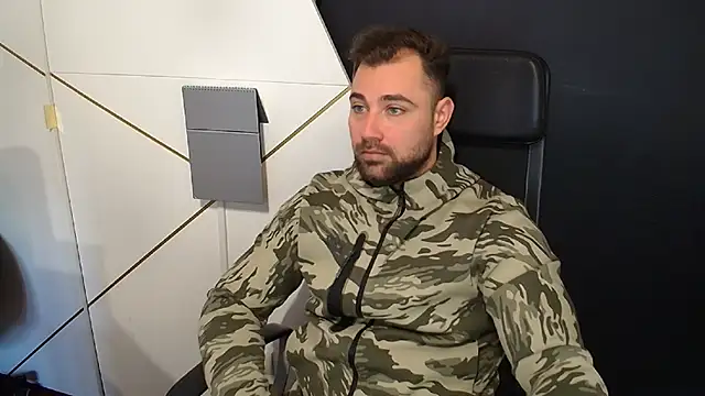 Snapshot of DuncanStone chatting on 10, 10, 2025 DuncanStone online show from 10, 10, 2025