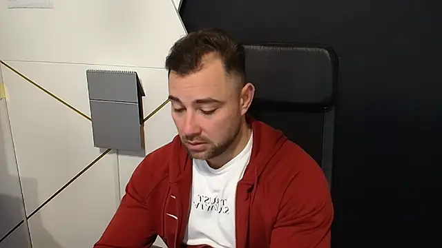 Snapshot of DuncanStone chatting on 7, 11, 2025 DuncanStone online show from 7, 11, 2025