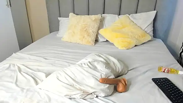 sexybutt888 online show from 4, 3, 2026