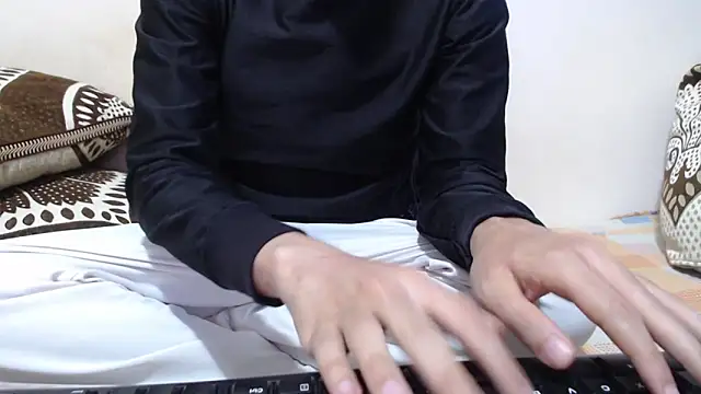 Alexdelarge323 online show from 7, 4, 2026