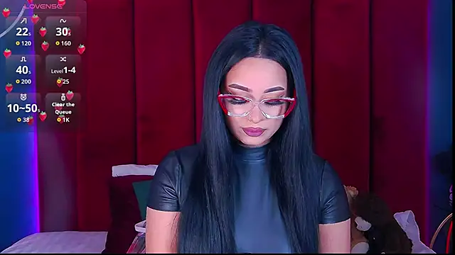 MadyLuxxx online show from 15, 4, 2026