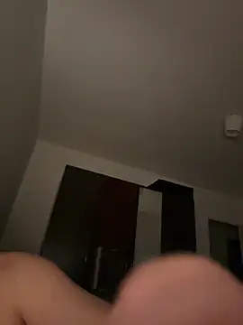 Tomhot3869 online show from 15, 10, 2025