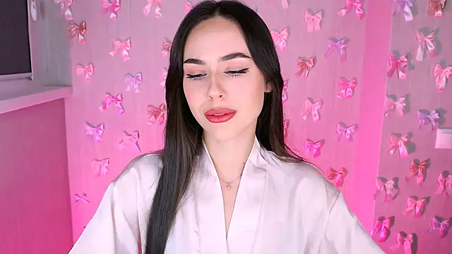 EmiliEliott online show from 4, 11, 2025