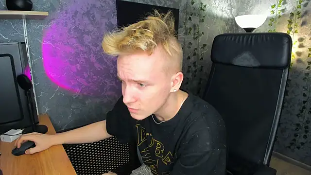 Snapshot of AlexxSweet chatting on 8, 2, 2025 AlexxSweet online show from 8, 2, 2025