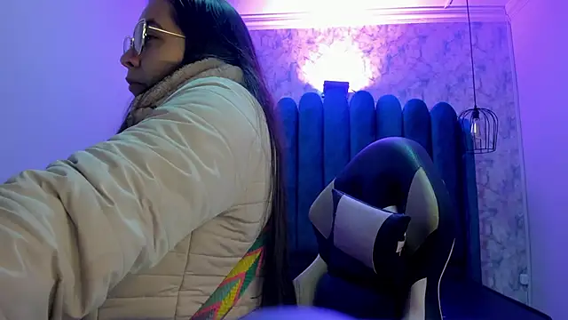 nalalye cruzz  online show from 2, 11, 2025